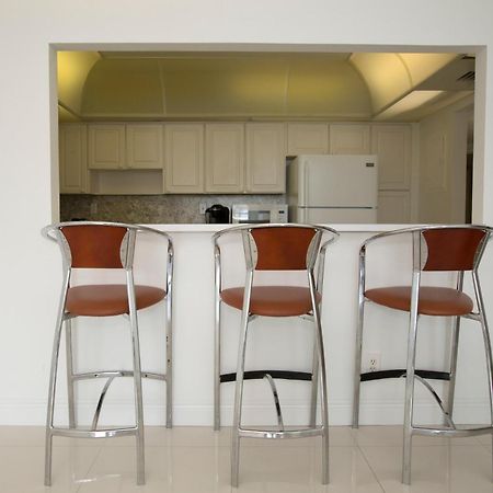 Ocean Reserve Luxury Condos Across From Sunny Isles Beach Miami Beach Exteriér fotografie