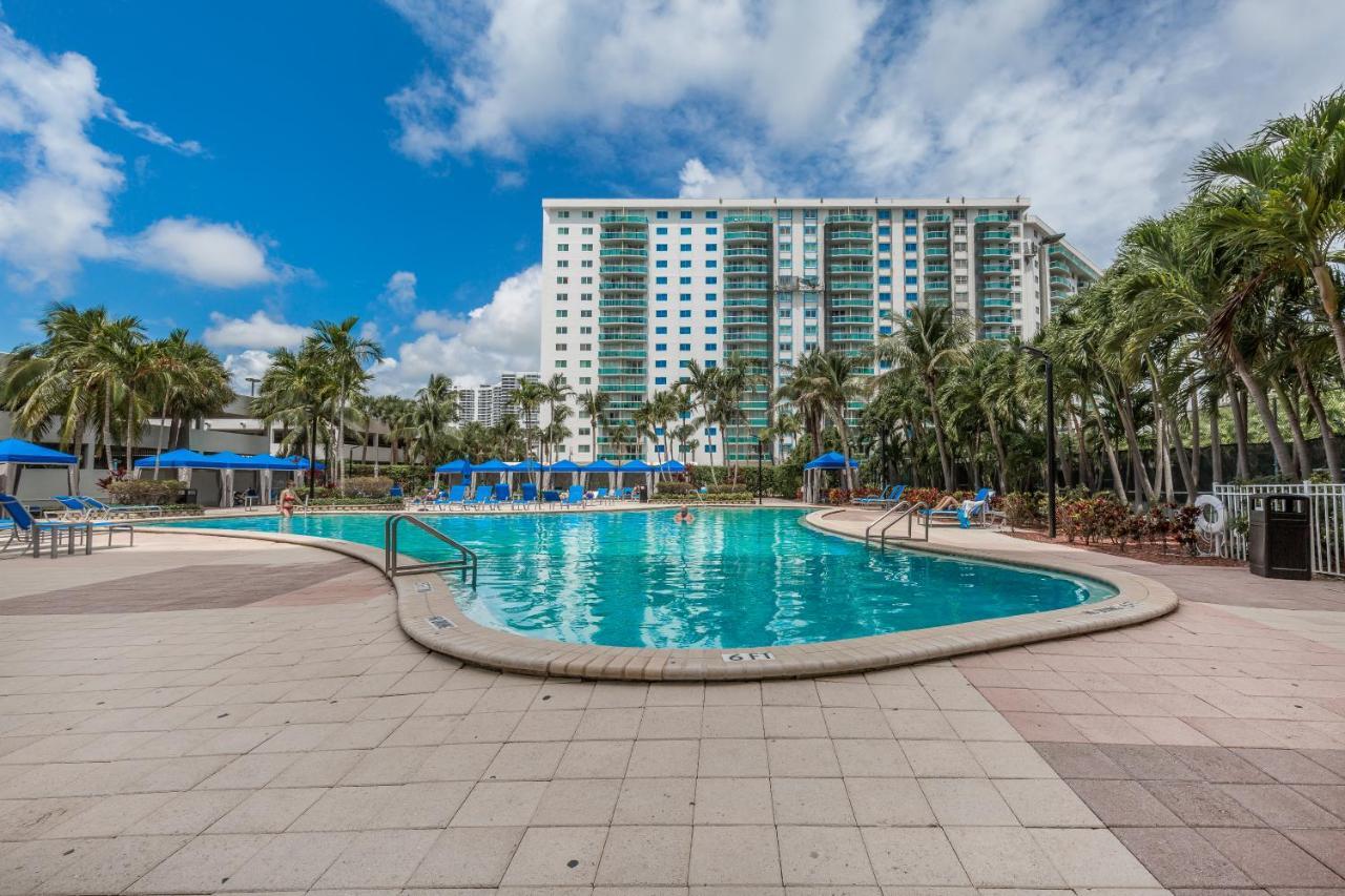 Ocean Reserve Luxury Condos Across From Sunny Isles Beach Miami Beach Exteriér fotografie