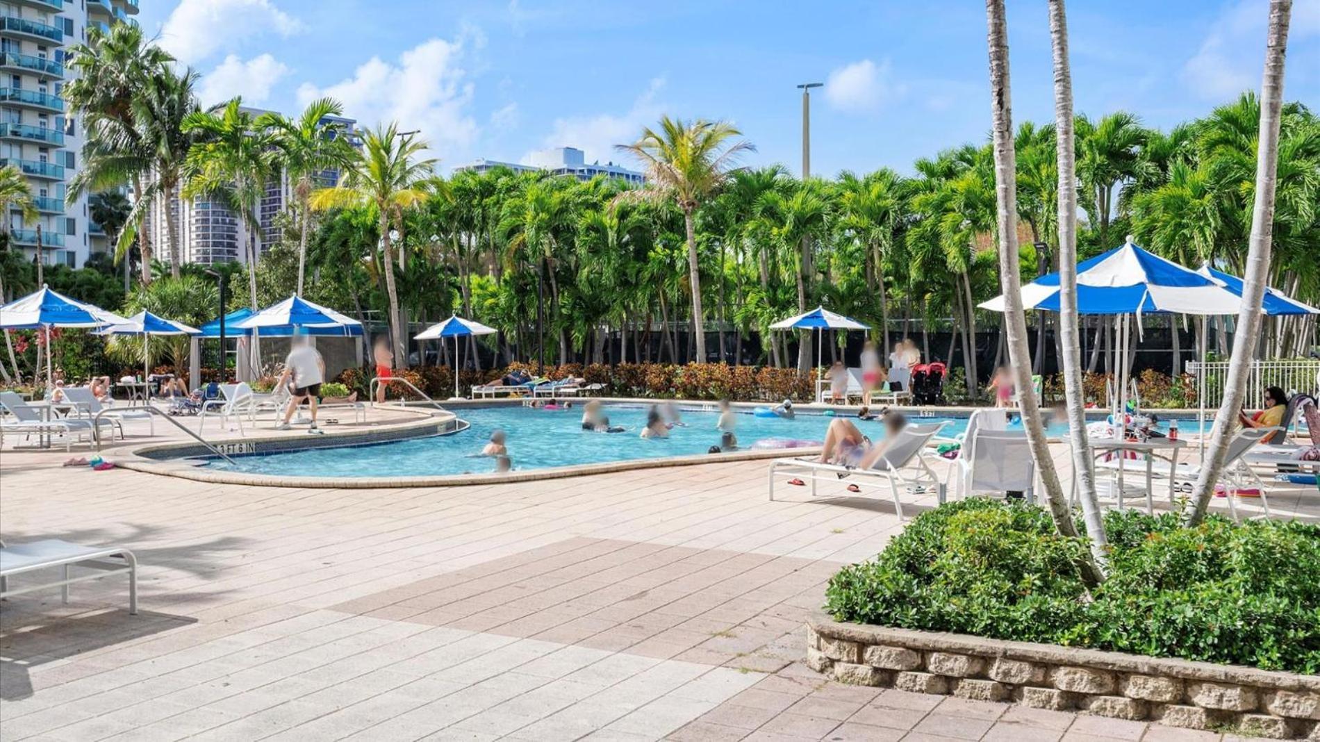 Ocean Reserve Luxury Condos Across From Sunny Isles Beach Miami Beach Exteriér fotografie